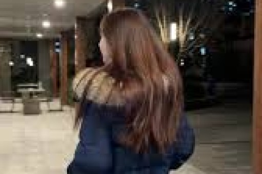 韩红被骂才几天黑历史被扒央媒出手锐评句句直戳打工人心窝
